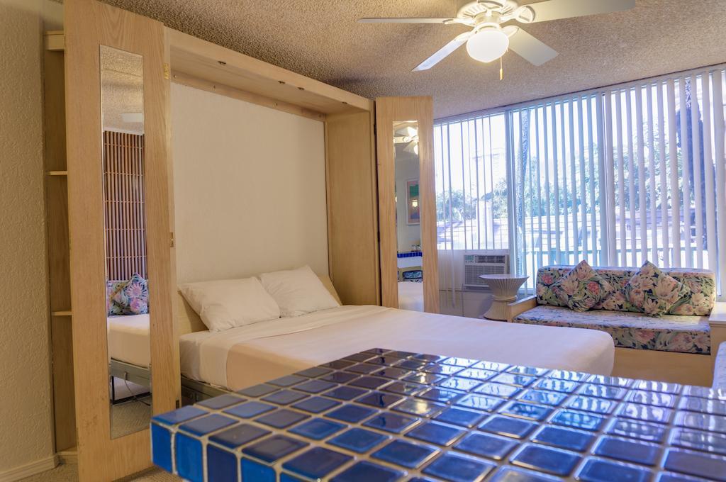 Kuhio Banyan Hotel Χονολουλού Εξωτερικό φωτογραφία